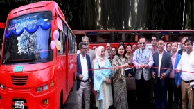 ঢাবি ক্যাম্পাসে প্রথমবারের মতো চলল শাটল বাস