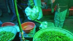 ঢাকায় কাঁচা মরিচ ৬০ টাকা কেজি