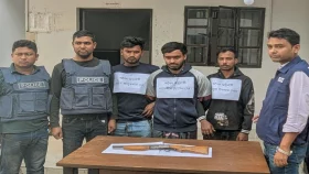 মুন্সীগঞ্জে আগ্নেয়াস্ত্রসহ বিকাশ গ্রুপের ৩ সদস্য গ্রেপ্তার