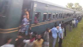 কুমিল্লায় কর্ণফুলি ট্রেনের ইঞ্জিন বিকল, ডাউন লাইন দিয়ে ট্রেন চলাচল&nbsp;