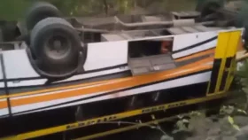 মহারাষ্ট্রে বাস উল্টে ১০ জনের মৃত্যু