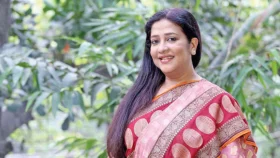 সুবর্ণা মুস্তাফাকে বিমানবন্দরে আটকে দিয়েছে ইমিগ্রেশন পুলিশ