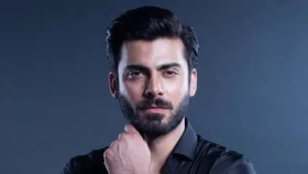 দুই বলিউড অভিনেত্রীকে চুম্বন করতে রাজি হননি!