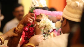 সরকারি চাকরি না করায় মালাবদল করেও বিয়ে ভাঙলেন তরুণী