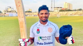 এক রনির সেঞ্চুরি, আরেক রনির ৪ উইকেট