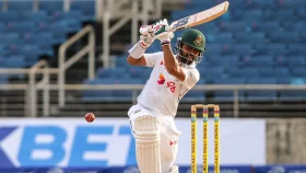শেষ বেলায় কিংস্টনের আকাশের হাসিতে সাদমানের ফিফটি