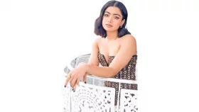 দীপিকা ক্যাটরিনাকে ছাড়িয়ে!