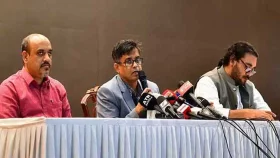 আ. লীগের লুটপাটের চিত্র পাঠ্যবইয়ে আসা উচিত মনে করেন ড. ইউনূস