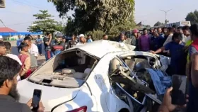সাভারে বাস-প্রাইভেটকারের সংঘর্ষ, নিহত ৩