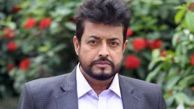 ওমর সানীর বাসা থেকে নগদ টাকাসহ তিন মোবাইল চুরি