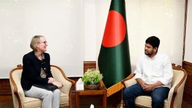 পাচারের অর্থ ফেরাতে যুক্তরাজ্যের সহায়তা চাইলেন উপদেষ্টা মাহফুজ