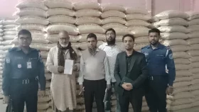 প্লাস্টিকের বস্তায় চাল মজুদ, ব্যবসায়ীকে লাখ টাকা জরিমানা