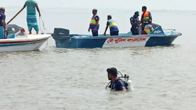 কীর্তনখোলা নদীতে ট্রলার-স্পিডবোট সংঘর্ষ, নিখোঁজ ৪