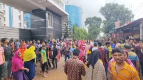 অনিয়শ্চতা তৈরি হচ্ছে ব্যবসায়ীদের মধ্যে