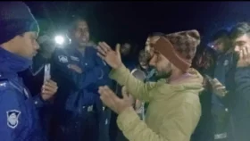 চোখে মরিচের গুঁড়া ছিটিয়ে ৫ গরু ছিনতাই