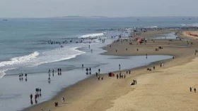 সন্ধ্যার পর ভুতুড়ে হয়ে ওঠে পারকি সৈকত