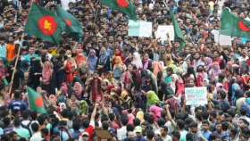 অভ্যুত্থানের ৩ মাস পেরোতেই ঐক্যে ফাটল