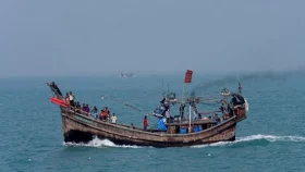 মেঘনায় নৌকাডুবে মামা-ভাগনের মৃত্যু, নিখোঁজ ২ জেলে