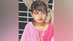 কিছু বুঝে ওঠার আগেই মৃত্যুর কোলে মেয়েটি