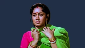 শুটিং সেটে বাবার হাতে চড়, হাউ-মাউ করে কেঁদে ফেলেন চুমকি