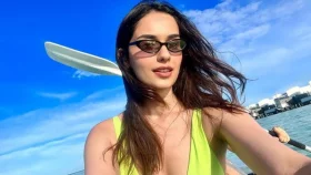 উষ্ণতা ছড়ালেন মানুষী চিল্লার