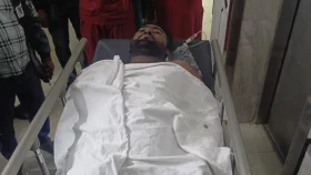 আশুলিয়ায় পুলিশ সদস্যকে পিটিয়ে হত্যাচেষ্টা