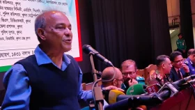 সাংবাদিকরাই পারে পার্শ্ববর্তী দেশের মুখে চুনকালি দিতে: স্বরাষ্ট্র উপদেষ্টা