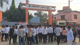অধ্যক্ষের কলেজে ফেরার খবরে স্থানীয়দের হামলা, ১০ শিক্ষার্থী আহত