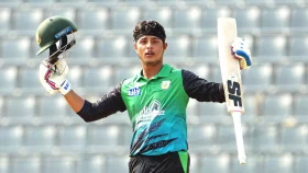 এক ওভারে ৫ ছক্কা, ৫২ বলে সেঞ্চুরি জিসানের