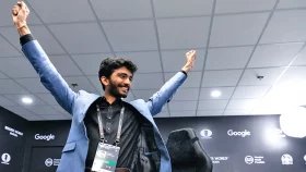 কাসপারভের রেকর্ড ভেঙে গুকেশ দাবার নতুন বিশ্ব চ্যাম্পিয়ন
