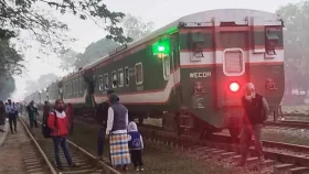 ব্রাহ্মণবাড়িয়ায় হঠাৎ বিকল ‘মহানগর এক্সপ্রেস’ ট্রেনের ইঞ্জিন