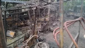 অটোরিকশার গ্যারেজে আগুন, ৩৪ যানবাহন ছাই