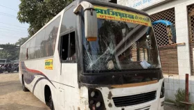 নেতার সঙ্গে তর্ক করায় বাস ভাঙচুর করল বিএনপি কর্মীরা, চালককে মারধর