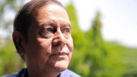 মাতৃহীনতার বেদনাই আমাকে কবি বানিয়েছে: হেলাল হাফিজ