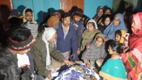 জাসদ নেতার ভাইয়ের মৃত্যুতে ৩ পুলিশ অবরুদ্ধ, মোটরসাইকেলে আগুন
