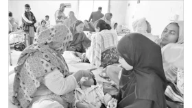 মুরাদনগর স্বাস্থ্য কমপ্লেক্সে ঠান্ডাজনিত রোগীর ভিড়