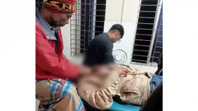 পরকীয়ায় বাধা দেওয়ায় ব্লেড দিয়ে স্বামীর গলা কাটল স্ত্রী&nbsp;