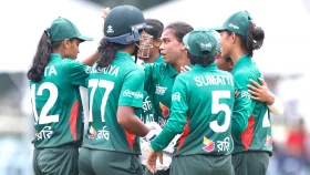 বিজয়ের দিনে পুরুষদের পর এবার নারীদের জয়োল্লাস
