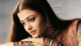 অন্তঃসত্ত্বার খবর গোপন রাখায় ঐশ্বরিয়াকে ছবি থেকে বাদ দেন পরিচালক!