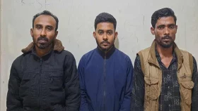 শহীদ মিনারে ফুল দেওয়ায় ছাত্রলীগের ৩ কর্মী আটক