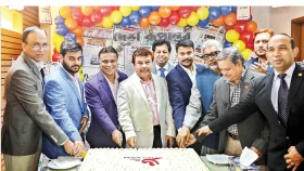 ছয়ের ছন্দে সৌভাগ্যের সাতে