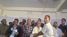 মোহাম্মদপুরে শহীদ ও আহত পরিবারের পাশে তারেক রহমান