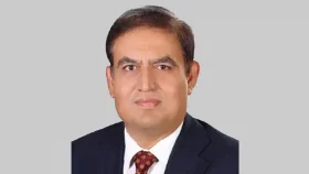 বাধ্যতামূলক অবসরপ্রাপ্ত সচিব ইসমাইল বিমানবন্দরে গ্রেপ্তার
