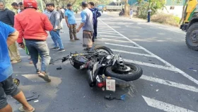 রাজশাহীতে বাস চাপায় একই পরিবারের তিনজন নিহত