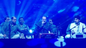 সুরের মূর্ছনায় মুগ্ধতা ছড়ালেন রাহাত ফতেহ আলী খান
