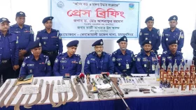 সরকারি মৎস্য খামার থেকে অস্ত্র-মাদক উদ্ধার, আটক ১