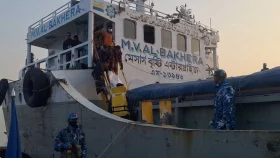চাঁদপুরে জাহাজে ৫ রক্তাক্ত লাশ, হাসপাতালে আরও ২ জনের মৃত্যু