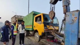 ঢাকা-মাওয়া এক্সপ্রেসওয়েতে কভার্ডভ্যান-প্রাইভেট কার সংঘর্ষে নারী নিহত