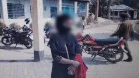 বিয়ের দাবিতে সড়ক প্রকৌশলীর অফিসে নৃত্যশিল্পী