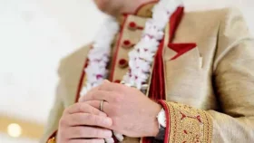 পাত্র ছোট ভাই, বিয়ে করতে বর সেজে এলেন বড় ভাই!